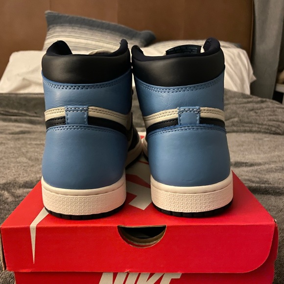 Air Jordan 1 Retro High OG ‘Obsidian’ - Picture 9 of 11